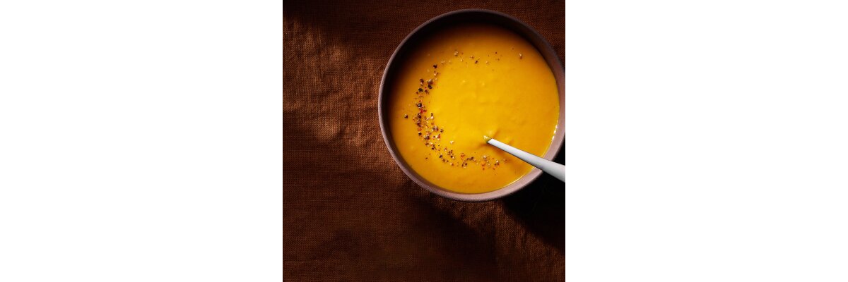 Würzige Karotten-Suppe - Heiße Suppen schnell gemacht mit dem Vitamix: Würzige Karottensuppe direkt heiß genießen